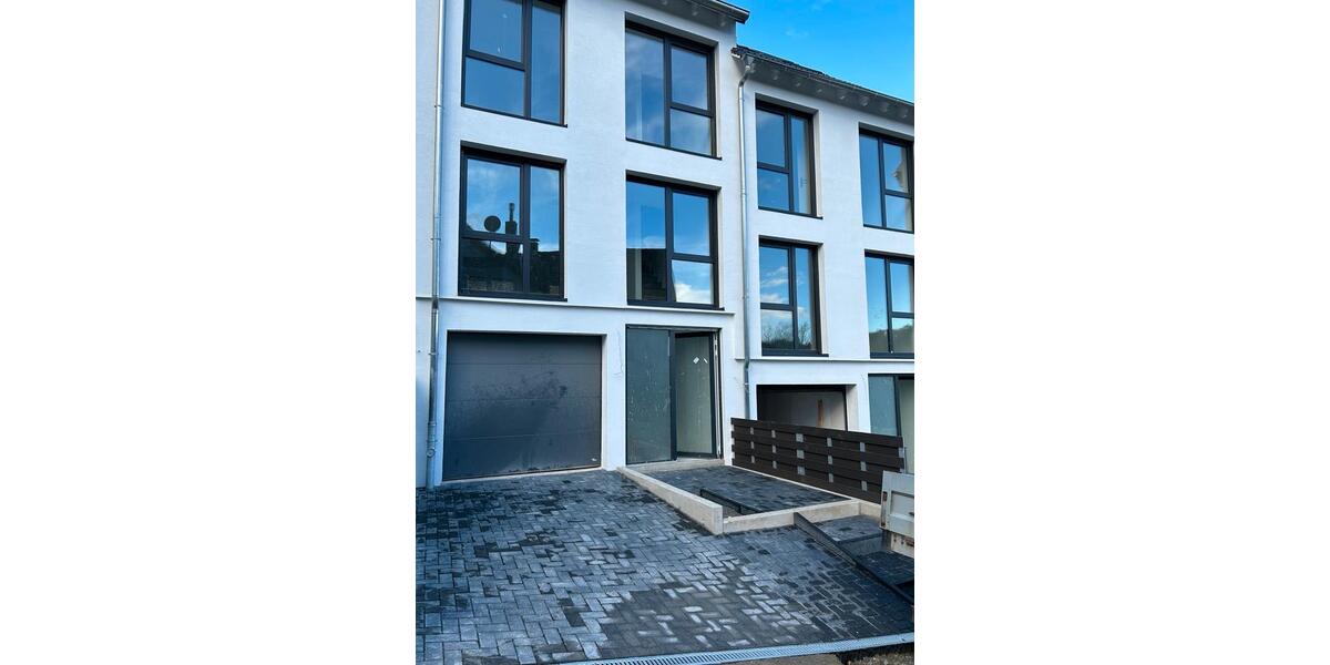 Reihenhaus Ennepetal - 4 Zimmer, 190 m&sup2;, 1.720&euro; | Angebot:15612248