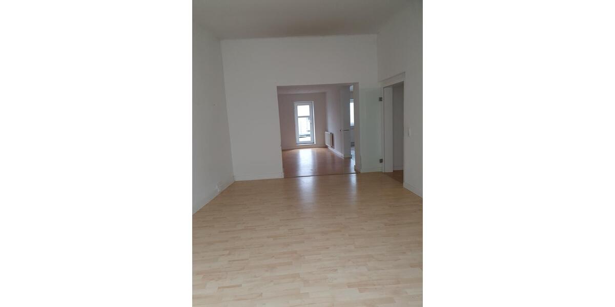 Etagenwohnung Schwerte - 4 Zimmer, 126 m&sup2;, 1.150&euro; | Angebot:25569593