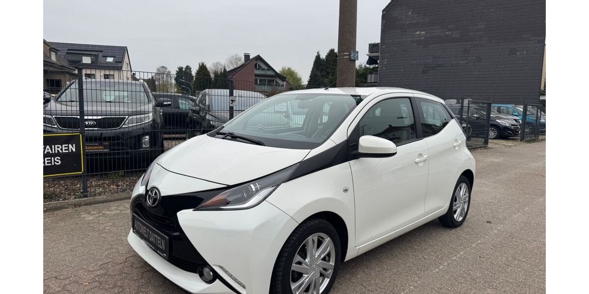 Toyota Aygo (X) 122.007 km 6.990 &euro; Datteln 45711