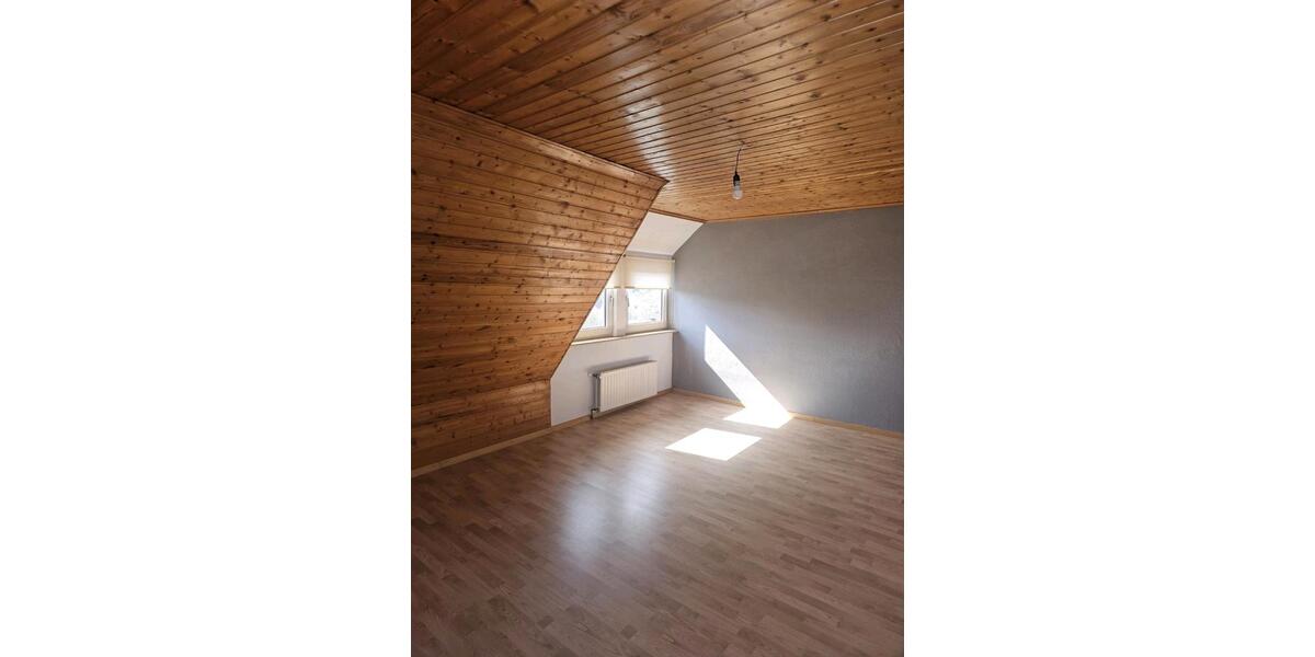 Dachgeschoßwohnung Werdohl - 3 Zimmer, 60 m&sup2;, 630&euro; | Angebot:25947661