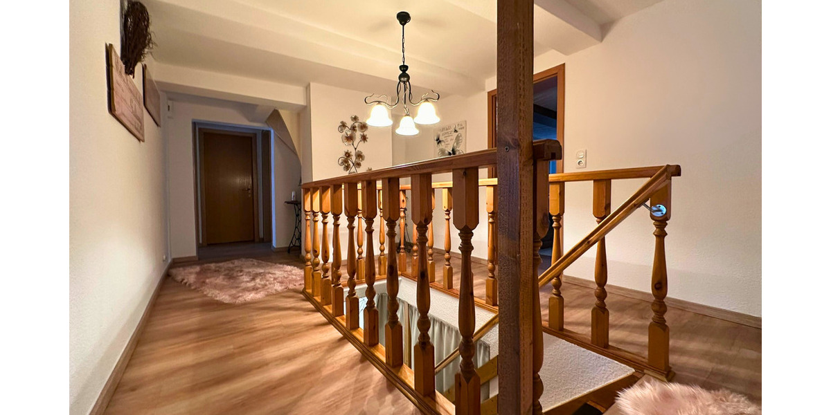 Doppelhaushälfte Balve Mellen - 7 Zimmer, 270 m&sup2;, 285.000&euro; | Angebot:25703460