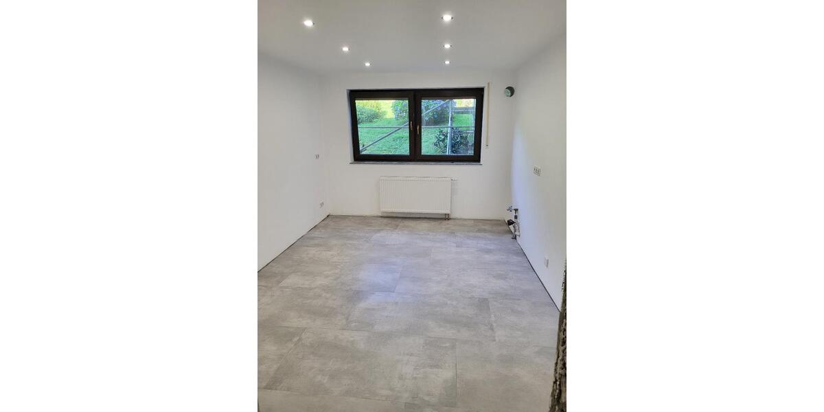 Hochparterre Ennepetal - 8 Zimmer, 169 m&sup2;, 1.450&euro; | Angebot:27621139