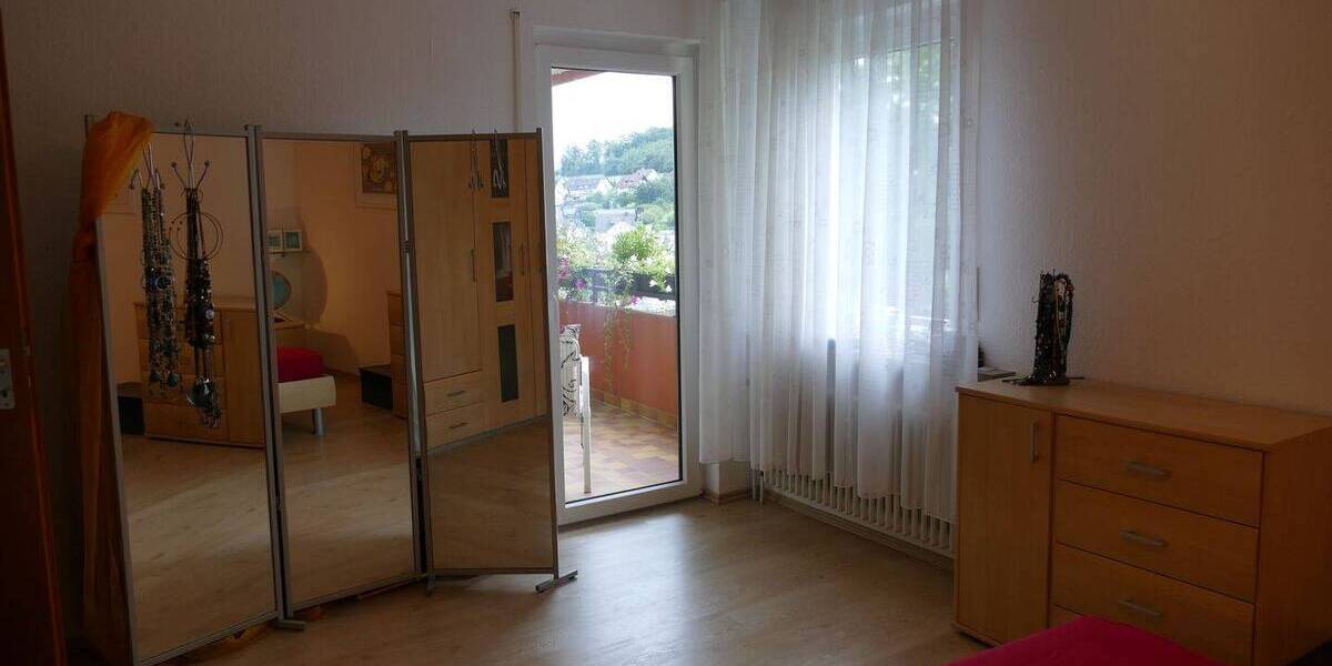 Etagenwohnung Neuenrade - 4 Zimmer, 111 m&sup2;, 165.600&euro; | Angebot:26556785