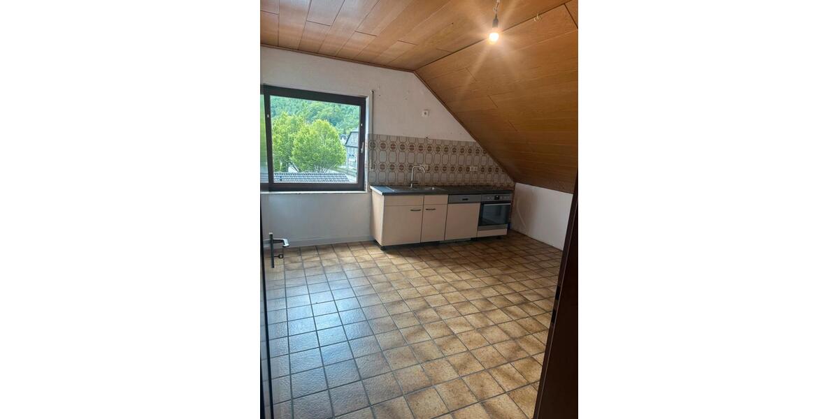 Dachgeschoßwohnung Werdohl - 4 Zimmer, 80 m&sup2;, 650&euro; | Angebot:27566189