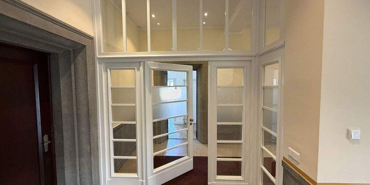 Gewerbeobjekt Hagen Hochschulviertel - 7 Zimmer, 243 m&sup2;, 2.400&euro; | Angebot:25675679