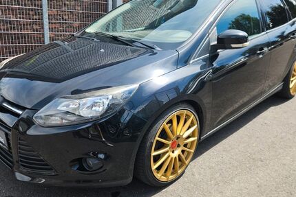 Ford Focus 142.333 km 3.399 &euro; Gevelsberg 58285
