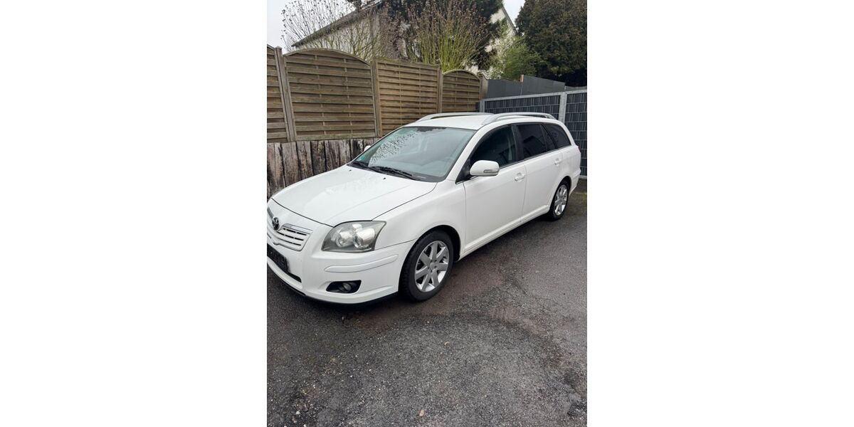 Toyota Avensis 349.530 km 1.900 &euro; Bochum 44807