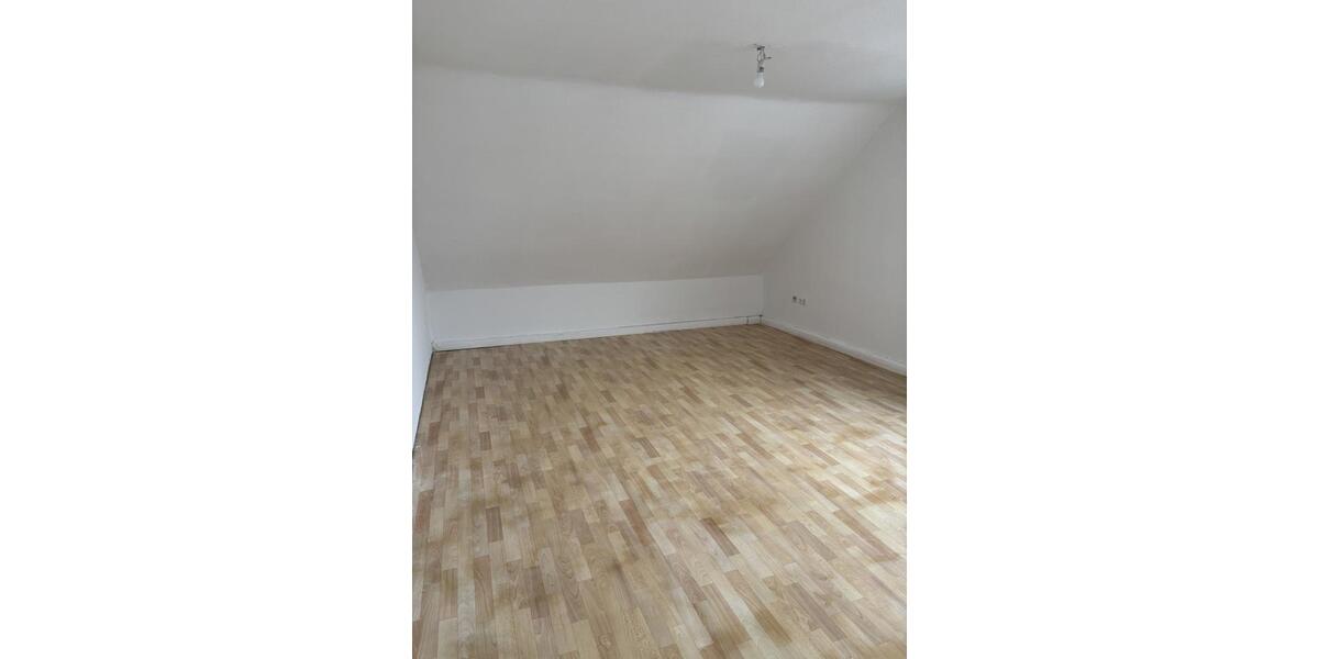 Dachgeschoßwohnung Lüdenscheid Othlinghausen - 3 Zimmer, 69 m&sup2;, 400&euro; | Angebot:25377667