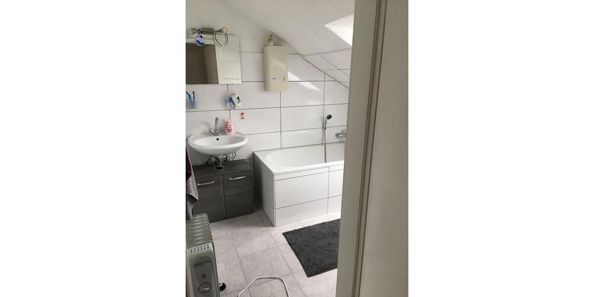 Dachgeschoßwohnung Hagen Hohenlimburg - 3 Zimmer, 68 m&sup2;, 465&euro; | Angebot:25870111