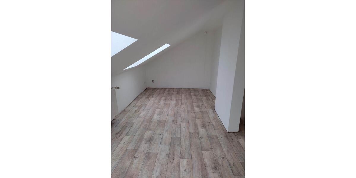 Dachgeschoßwohnung Halver - 1.5 Zimmer, 35 m&sup2;, 250&euro; | Angebot:24678623