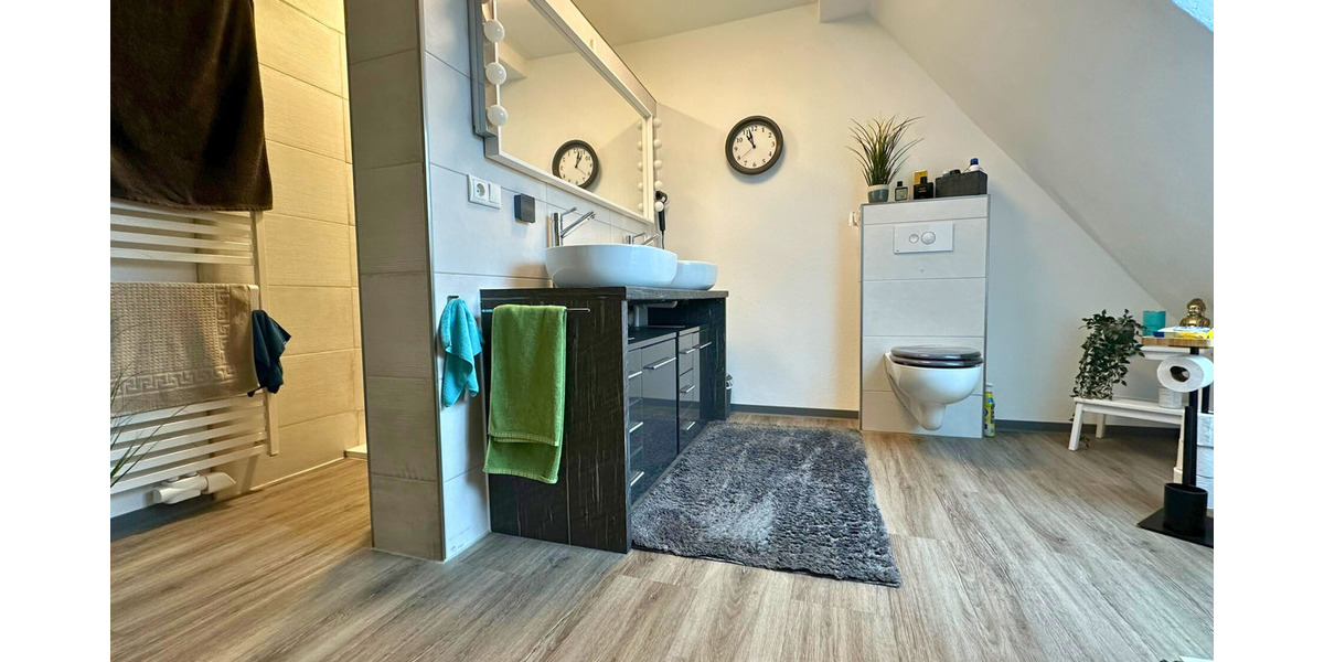 Doppelhaushälfte Balve Mellen - 7 Zimmer, 270 m&sup2;, 285.000&euro; | Angebot:25703460