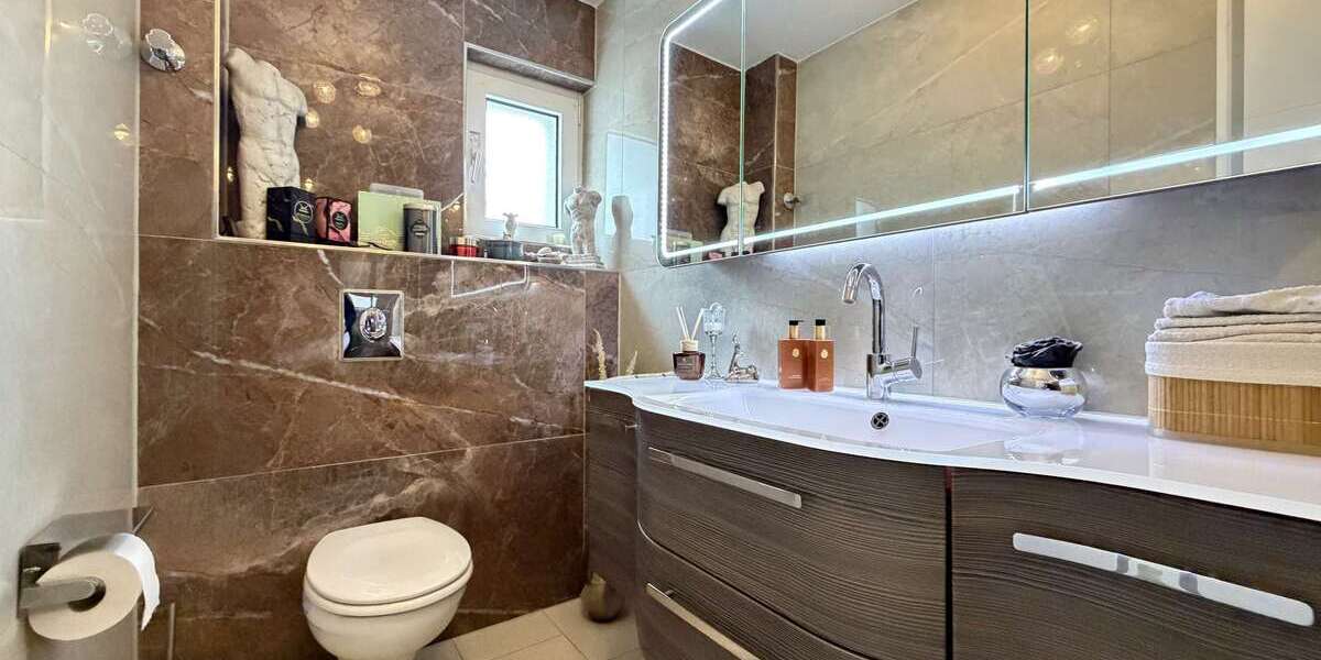 Modernisiertes Reihenhaus mit Wellnessbad, Gäste-WC, Keller & 248 m² Grundstück - Reihenmittelhaus Bönen | Angebot:27671909