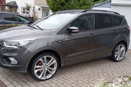 Ford Kuga 136.000 km 16.750 &euro; Fröndenberg 58730