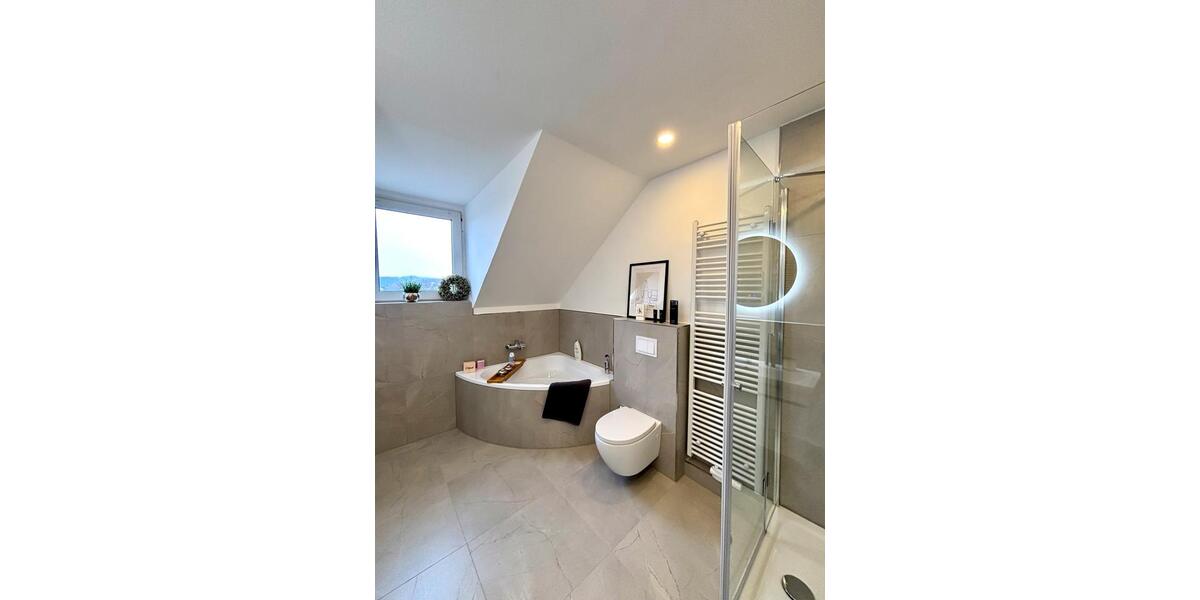 Dachgeschoßwohnung Hagen Hagen-Nord - 3.5 Zimmer, 95 m&sup2;, 139.000&euro; | Angebot:26122125