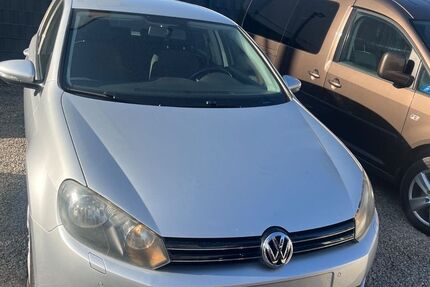 VW Golf 121.000 km 8.600 &euro; Bochum 44795