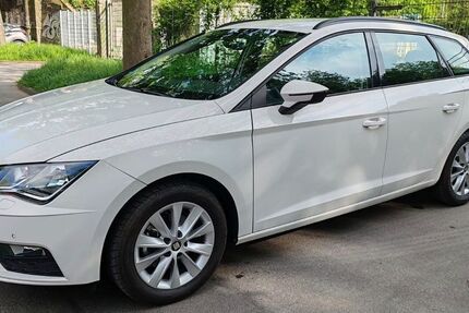 Seat Leon 10.600 km 13.800 &euro; Dortmund 44357