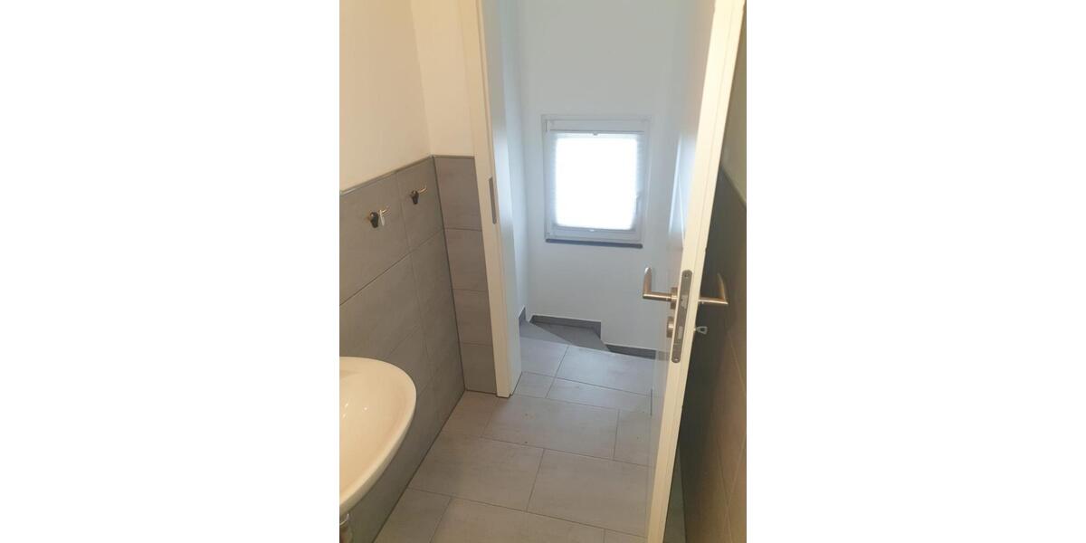 Erdgeschoßwohnung Dortmund Brackel - 6 Zimmer, 135 m&sup2;, 1.200&euro; | Angebot:22788276