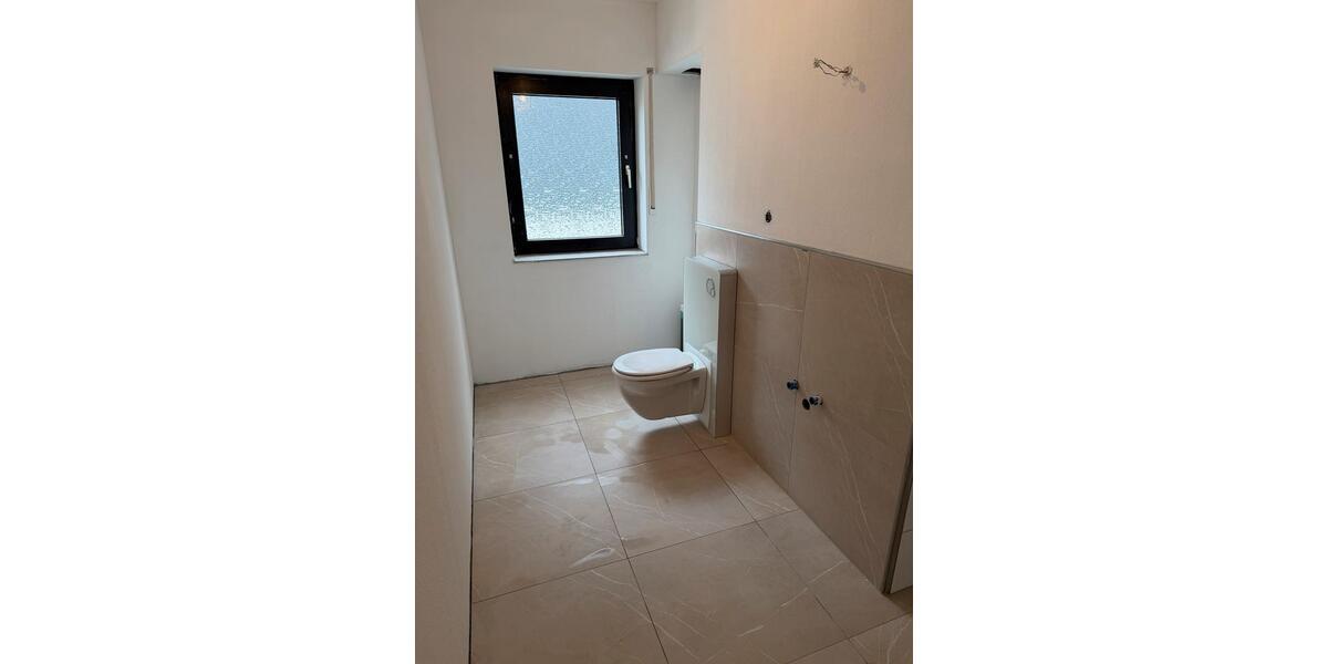 Hochparterre Iserlohn Sümmern - 2 Zimmer, 80 m&sup2;, 1.050&euro; | Angebot:25857297