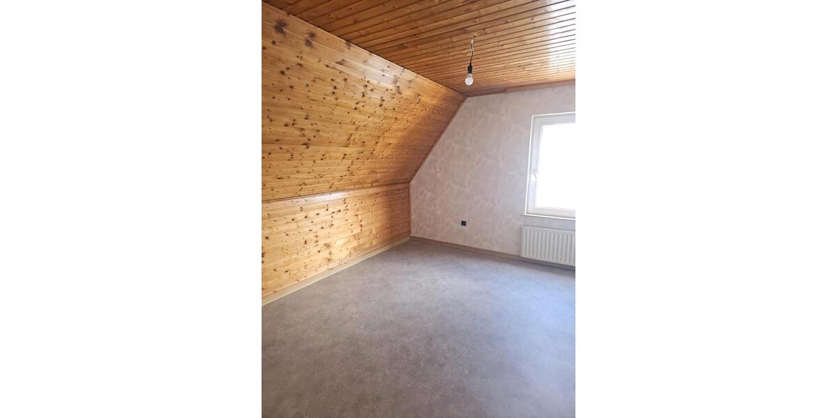 Dachgeschoßwohnung Werdohl - 3 Zimmer, 60 m&sup2;, 630&euro; | Angebot:25947661
