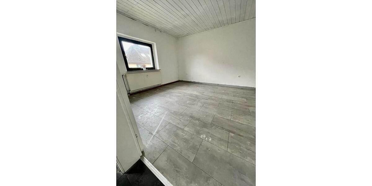 Etagenwohnung Herne Sodingen - 5.5 Zimmer, 122 m&sup2;, 1.100&euro; | Angebot:25844811