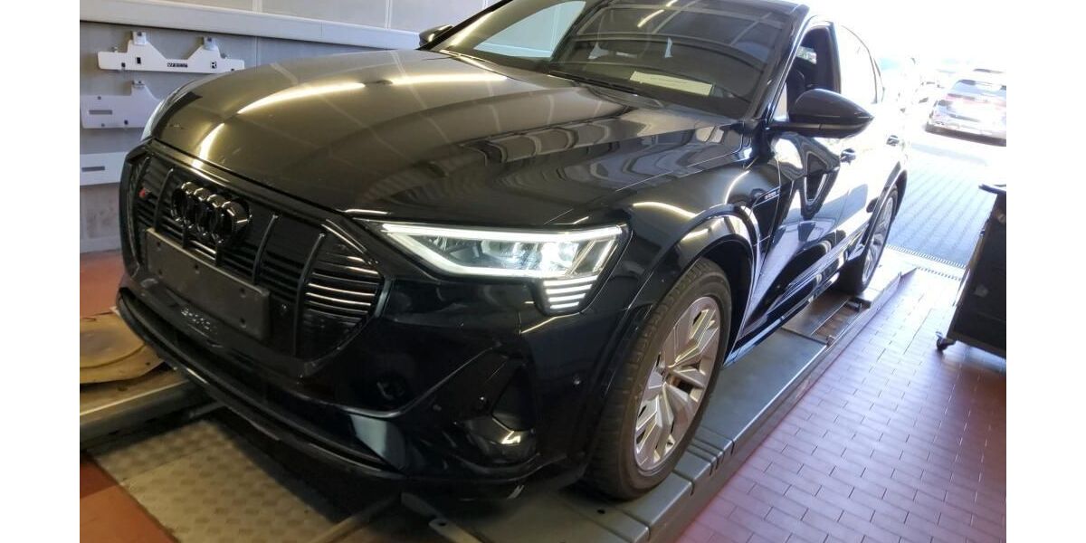 Audi e-tron 40.742 km 42.845 &euro; Hagen 58091