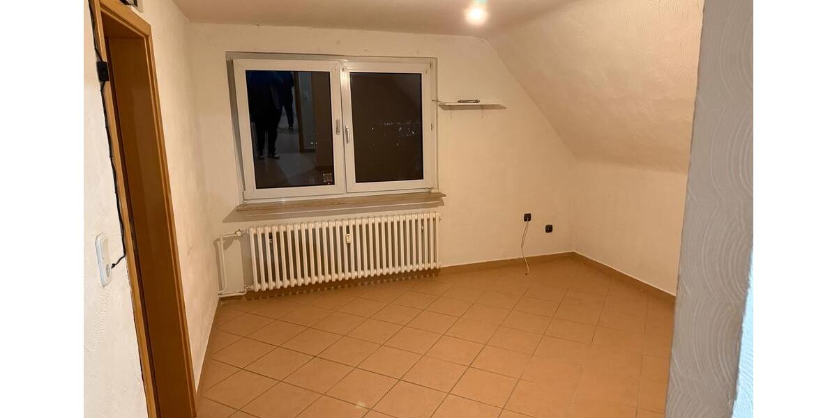 Dachgeschoßwohnung Werdohl - 3 Zimmer, 55 m&sup2;, 300&euro; | Angebot:25903140