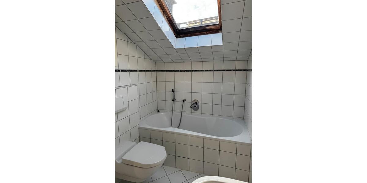 Dachgeschoßwohnung Lüdenscheid Staberg - 3 Zimmer, 96 m&sup2;, 750&euro; | Angebot:25234448