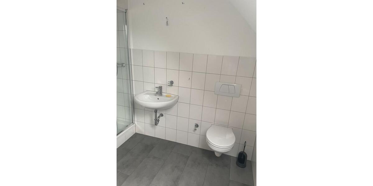Dachgeschoßwohnung Iserlohn - 3.5 Zimmer, 80 m&sup2;, 500&euro; | Angebot:25538385