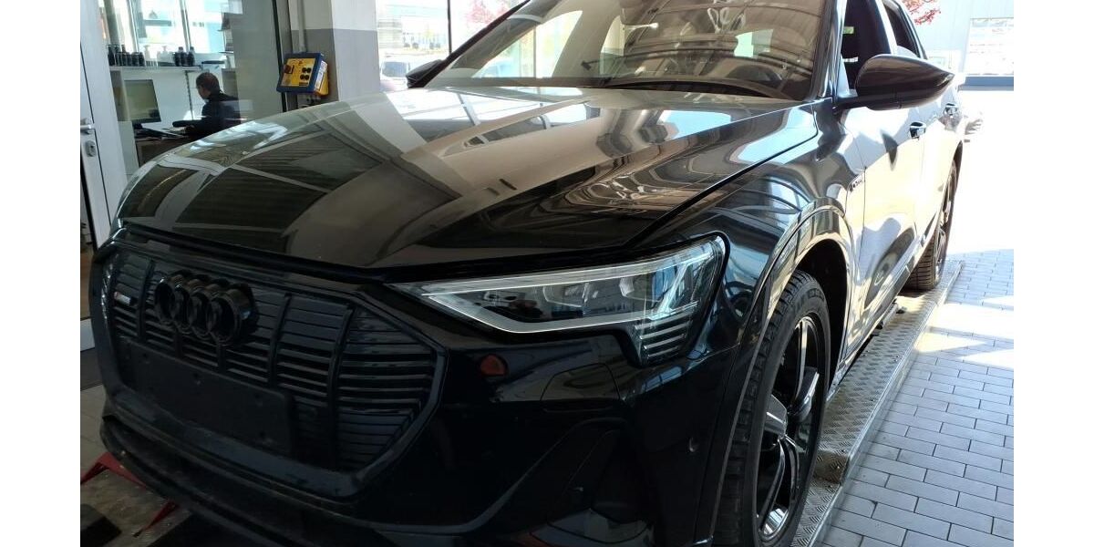 Audi e-tron 71.125 km 35.900 &euro; Hagen 58091