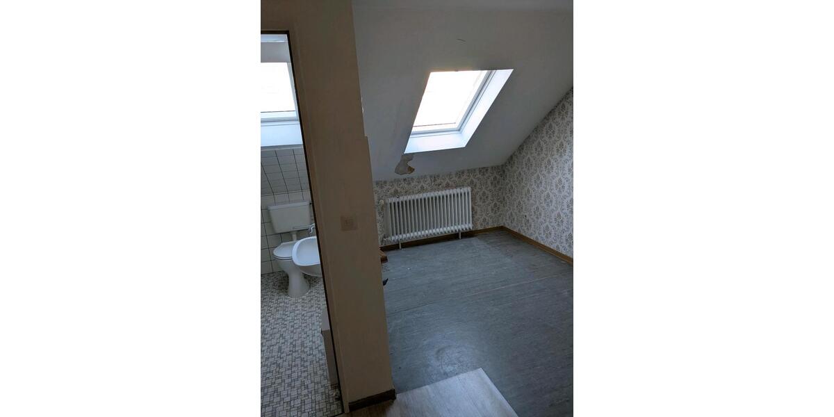 Reihenhaus Lüdenscheid Staberg - 8 Zimmer, 140 m&sup2;, 280.000&euro; | Angebot:25612977