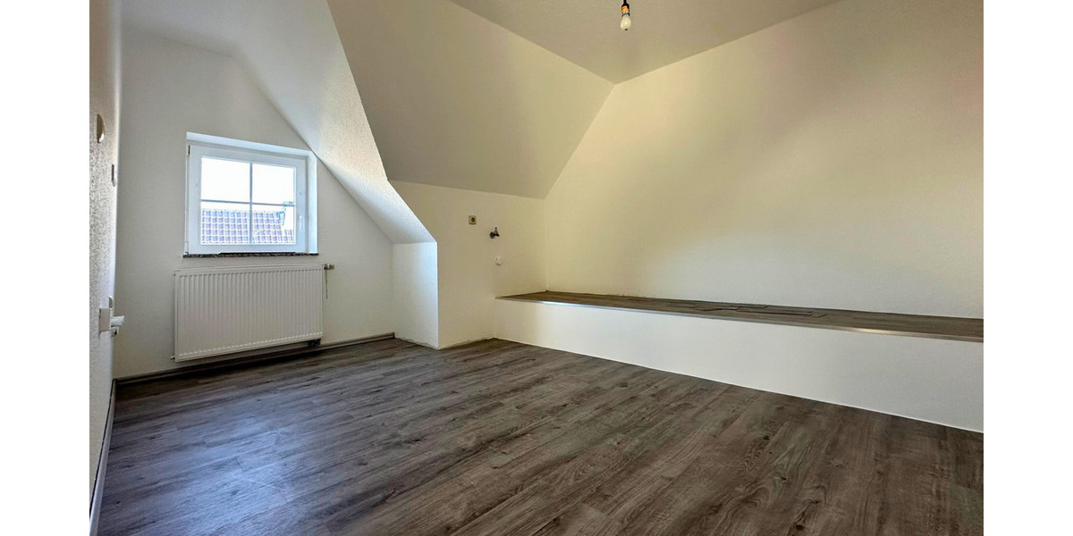 Etagenwohnung Balve - 5 Zimmer, 100 m&sup2;, 750&euro; | Angebot:25880165