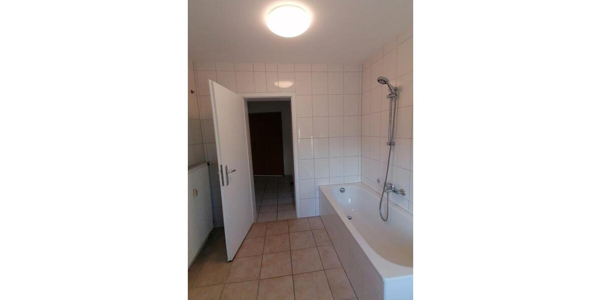 Etagenwohnung Kamen - 6 Zimmer, 142 m&sup2;, 1.250&euro; | Angebot:25393040