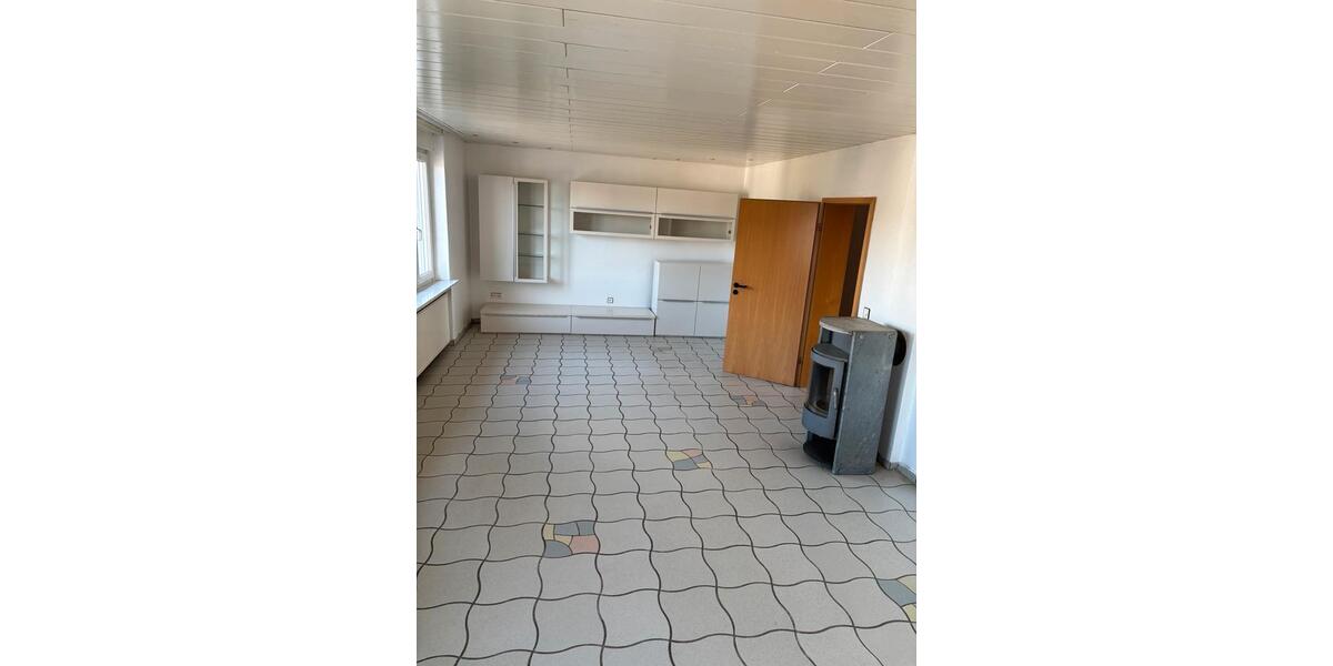 Etagenwohnung Schwerte - 1 Zimmer, 200 m&sup2;, 1.500&euro; | Angebot:27592870