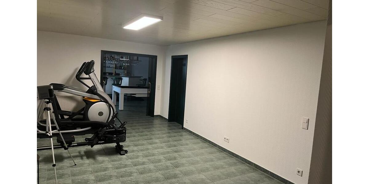 Einfamilienhaus Kamen - 8 Zimmer, 340 m&sup2;, 585.000&euro; | Angebot:25452133