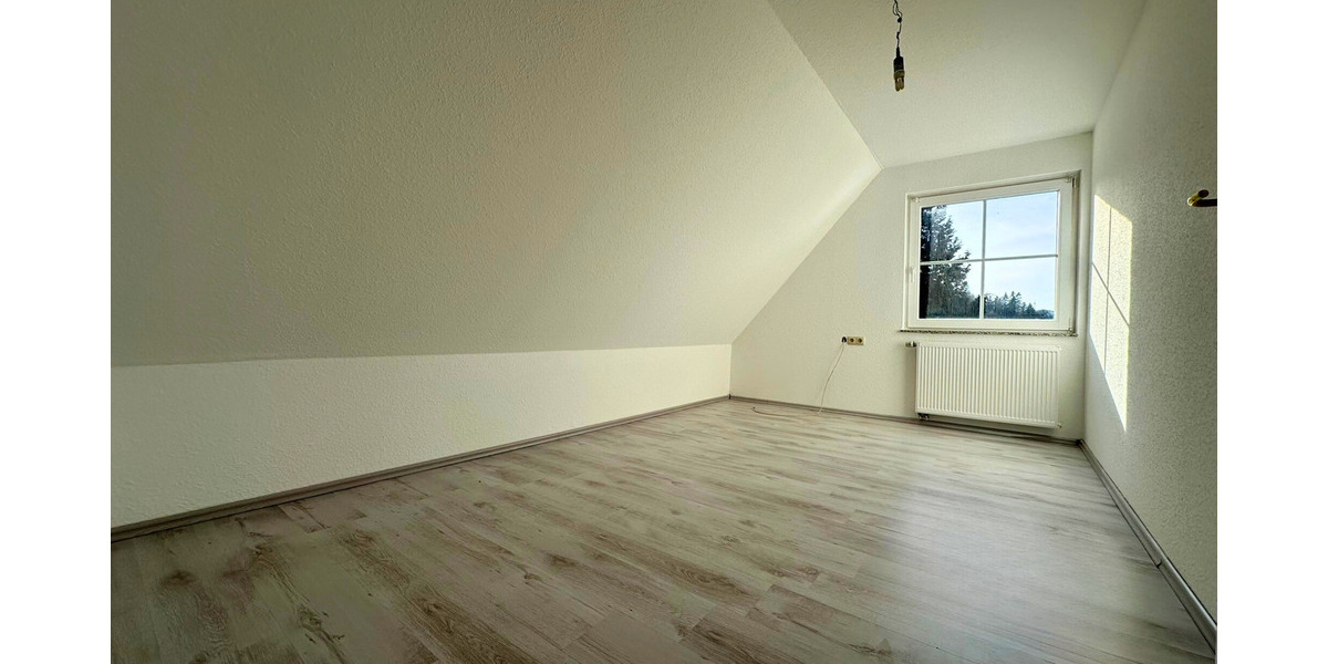 Etagenwohnung Balve - 5 Zimmer, 100 m&sup2;, 750&euro; | Angebot:25880165