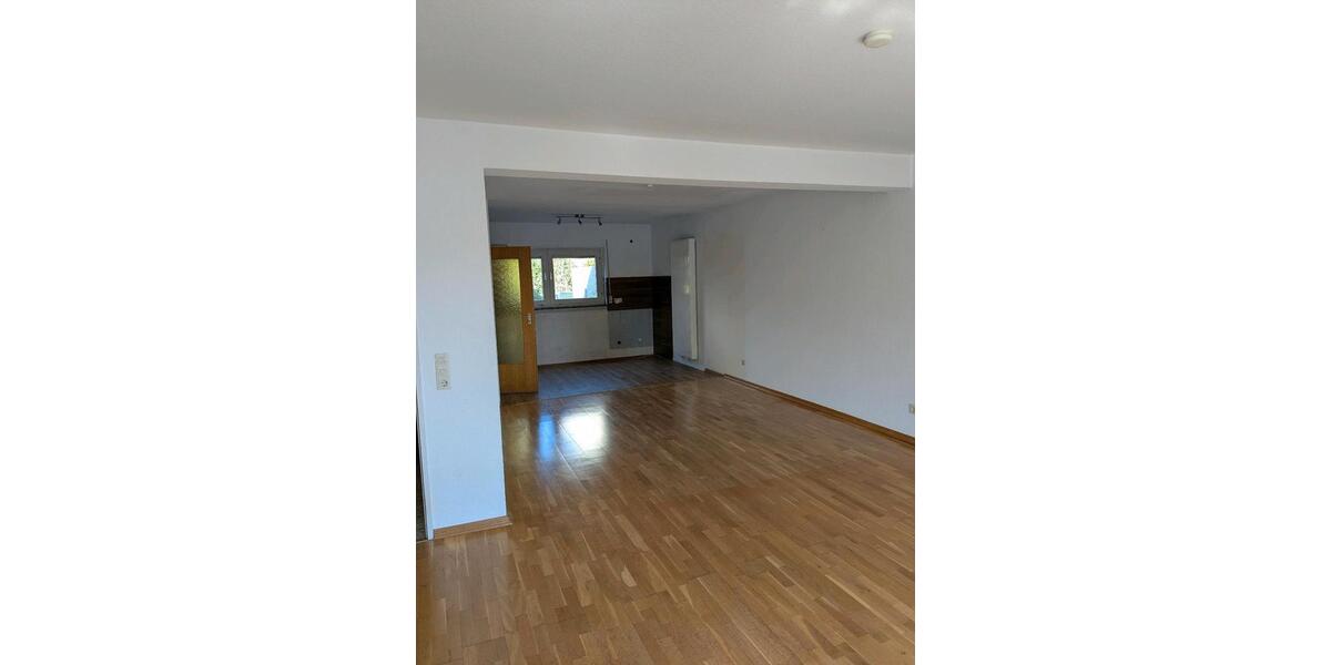 Reihenhaus Lüdenscheid Staberg - 8 Zimmer, 140 m&sup2;, 280.000&euro; | Angebot:25612977