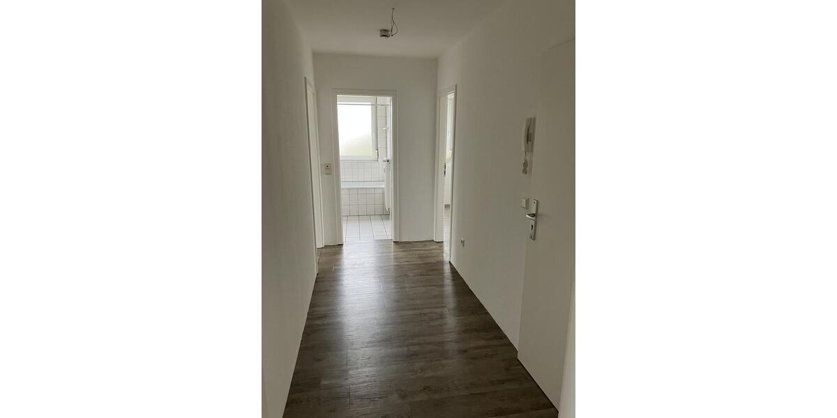 Dachgeschoßwohnung Lünen Brambauer - 3.5 Zimmer, 75 m&sup2;, 420&euro; | Angebot:24565792