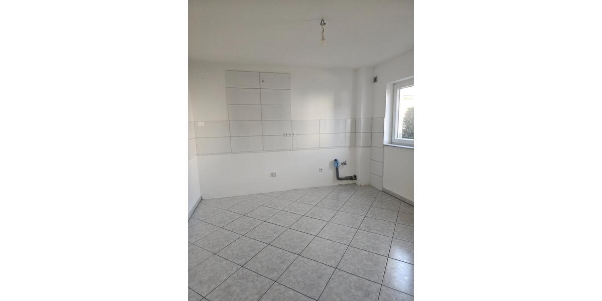 Etagenwohnung Hemer - 2 Zimmer, 92 m&sup2;, 883&euro; | Angebot:25080038