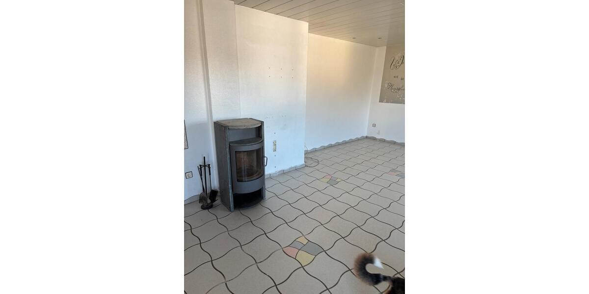 Etagenwohnung Schwerte - 1 Zimmer, 200 m&sup2;, 1.500&euro; | Angebot:27592870