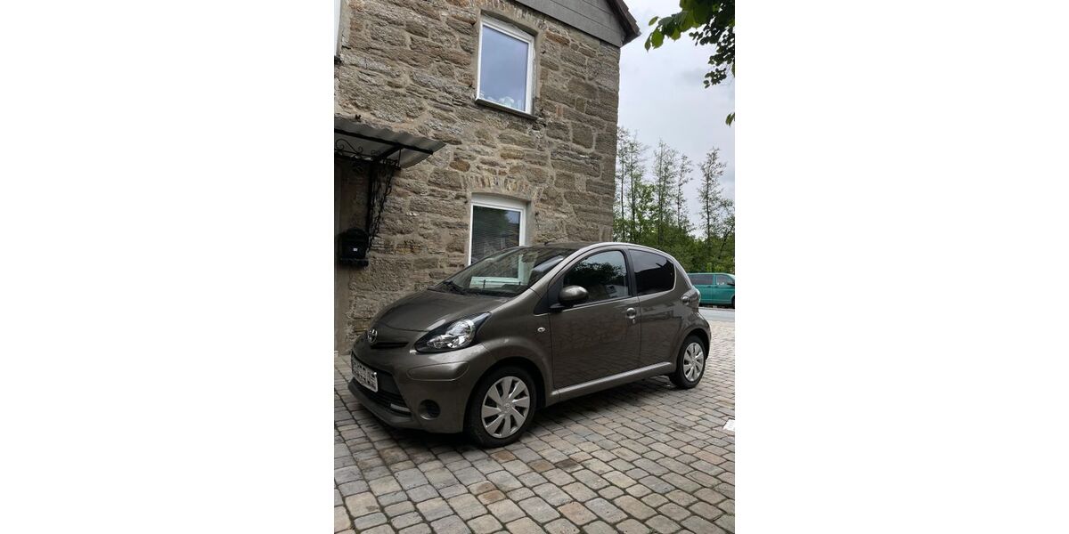 Toyota Aygo (X) 53.000 km 6.499 &euro; Balve 58802