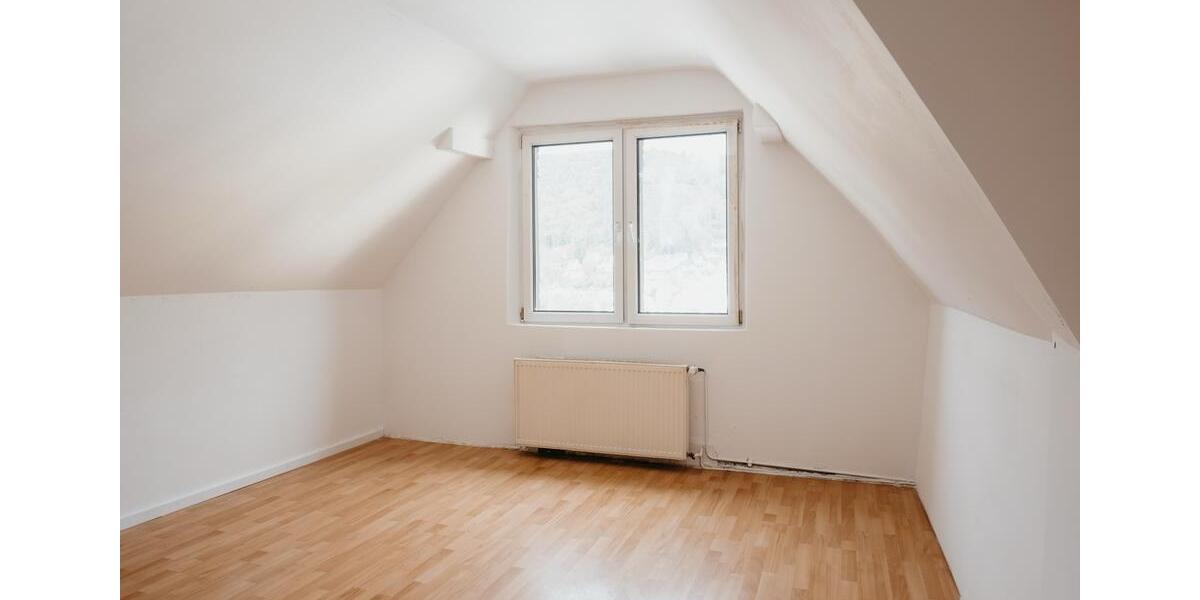 Etagenwohnung Werdohl - 4 Zimmer, 97 m&sup2;, 690&euro; | Angebot:25874672
