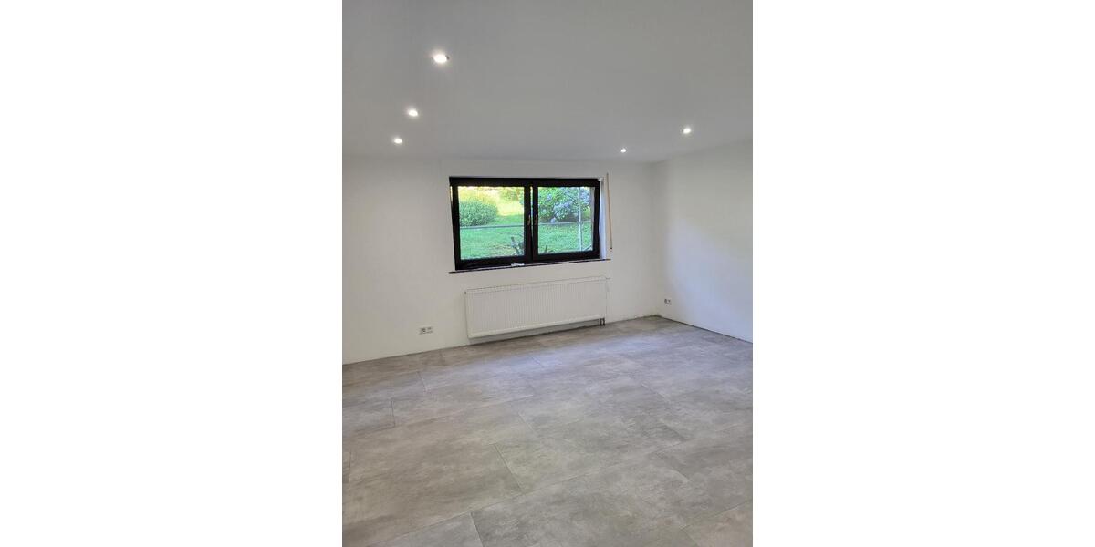 Hochparterre Ennepetal - 8 Zimmer, 169 m&sup2;, 1.450&euro; | Angebot:27621139
