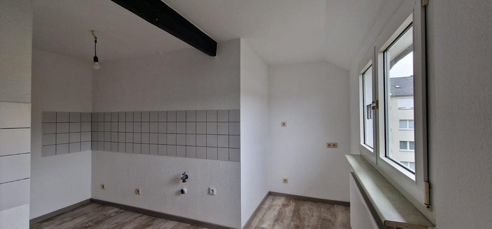 Dachgeschoßwohnung Hattingen - 2.5 Zimmer, 60 m&sup2;, 400&euro; | Angebot:25349114