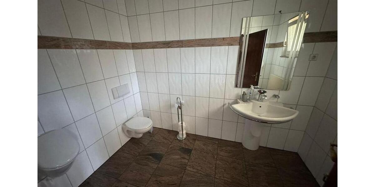 Gewerbeobjekt Balve - 3.950&euro; | Angebot:24513889