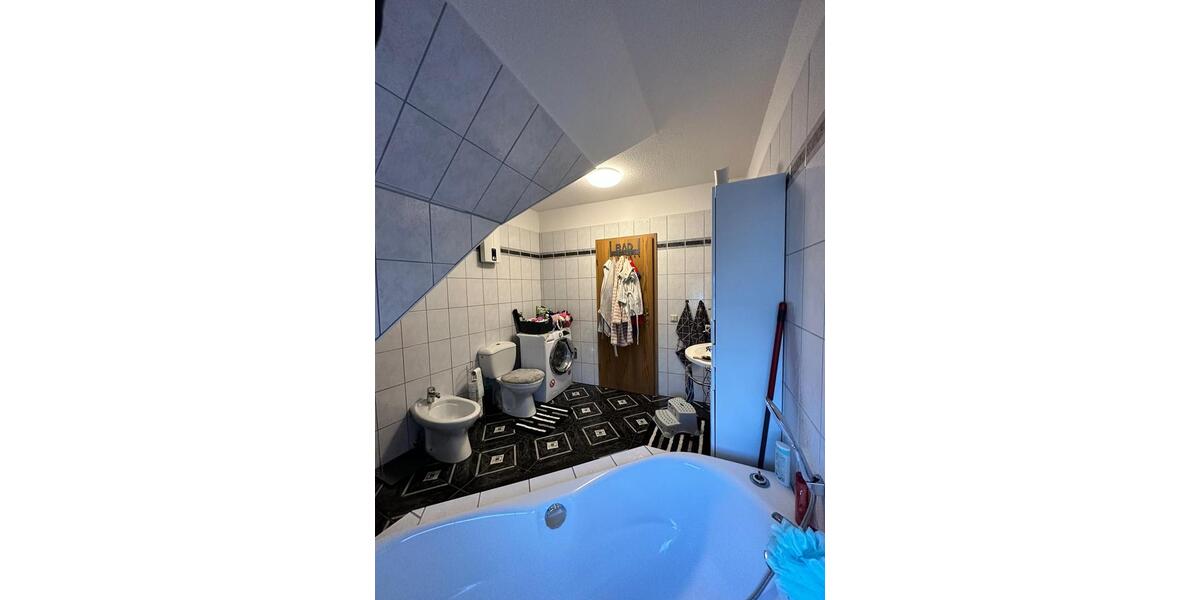 Dachgeschoßwohnung Halver - 4.5 Zimmer, 100 m&sup2;, 850&euro; | Angebot:27545449