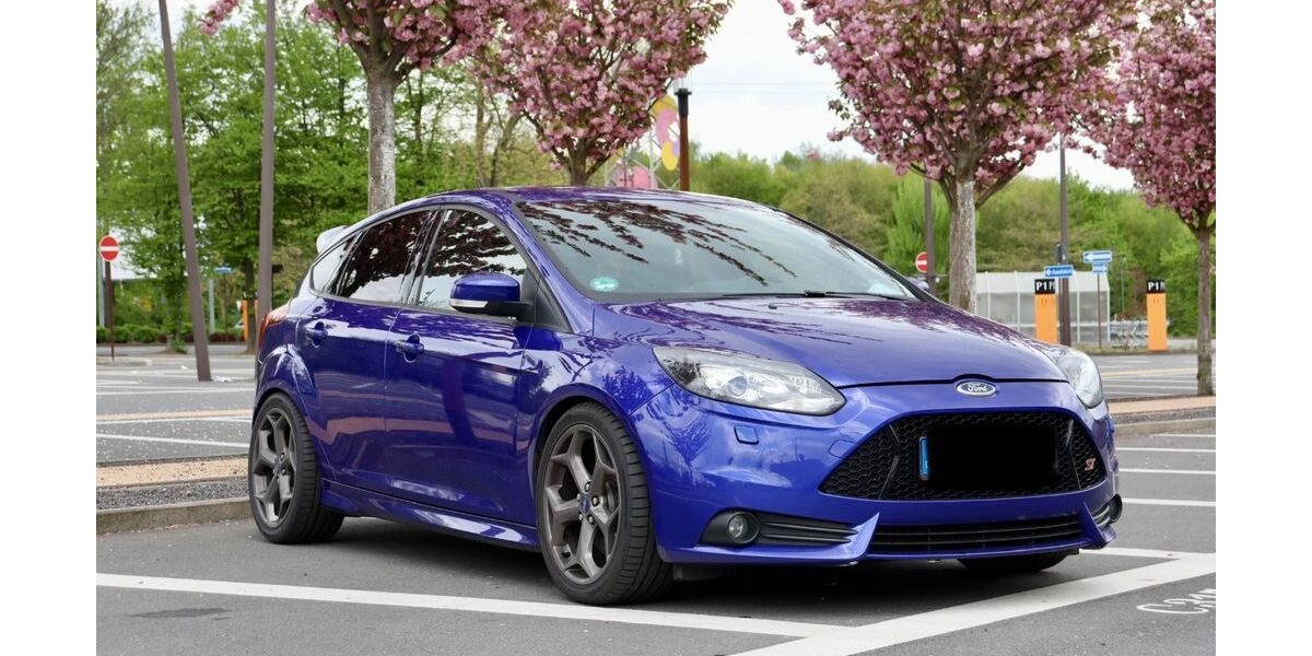 Ford Focus 156.000 km 9.950 &euro; Bochum 44805