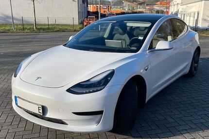 Tesla Model 3 146.587 km 19.999 &euro; Hattingen 45525