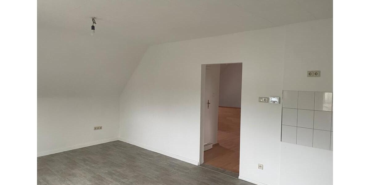 Dachgeschoßwohnung Iserlohn - 3.5 Zimmer, 80 m&sup2;, 500&euro; | Angebot:25903478