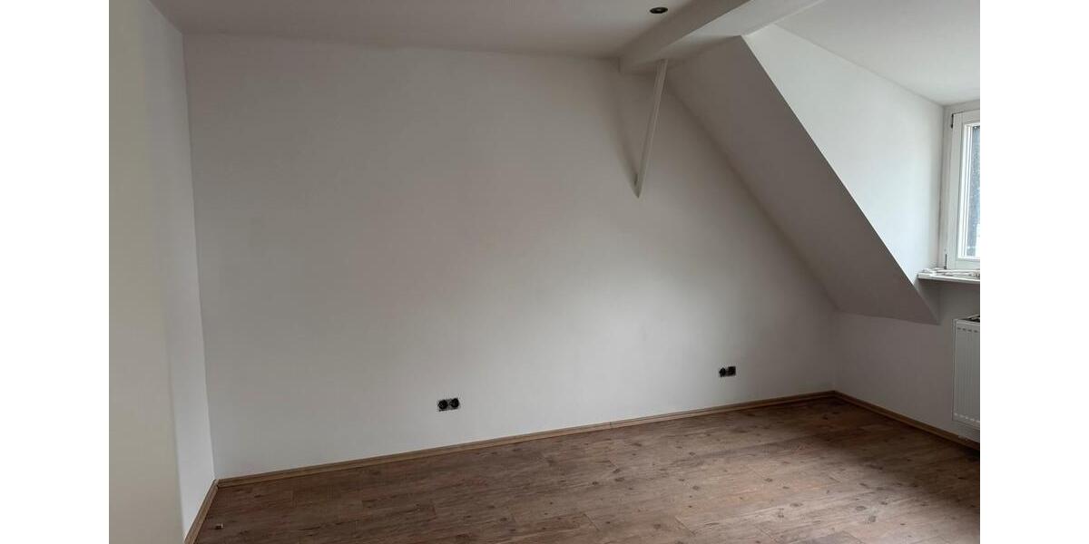 Dachgeschoßwohnung Lüdenscheid - 3 Zimmer, 80 m&sup2;, 650&euro; | Angebot:25139504