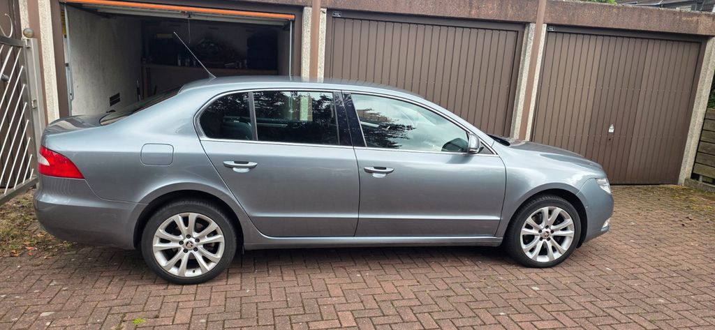 Skoda Superb 131.000 km 5.490 &euro; Castrop-Rauxel 44581